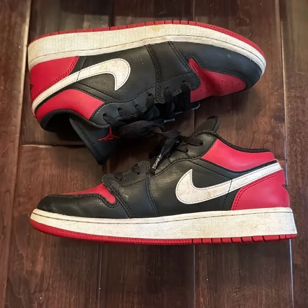 Air Jordan‎ 1 Low (GS) red and black size 5y